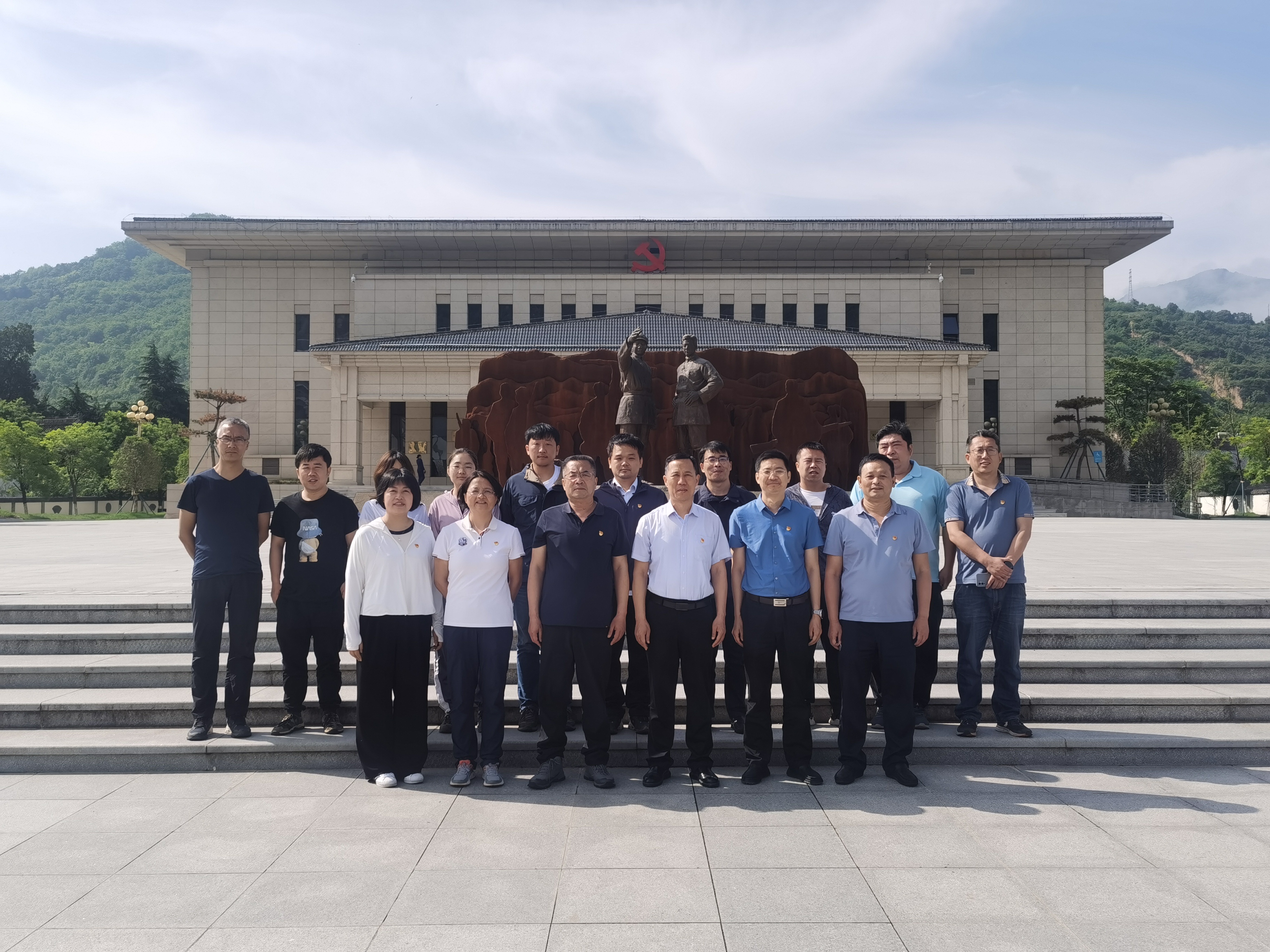 “重溫紅色記憶，傳承革命精神”主題黨日活動(dòng)
